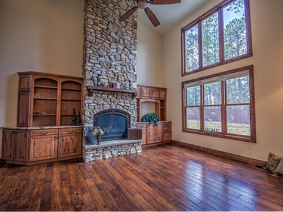 4th image of 645 Meadowlark Ln