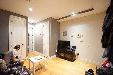 Rented by Rennit Inc.