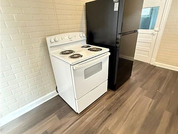 2nd image of 4034 Agnes Ave