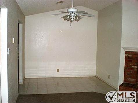 3rd image of 4409 Hulen Cir W