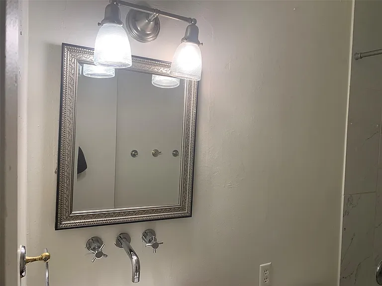 1918 Hearthstone Dr #202 — Photo 14