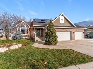 438 W 1050 N, Centerville, UT 84014