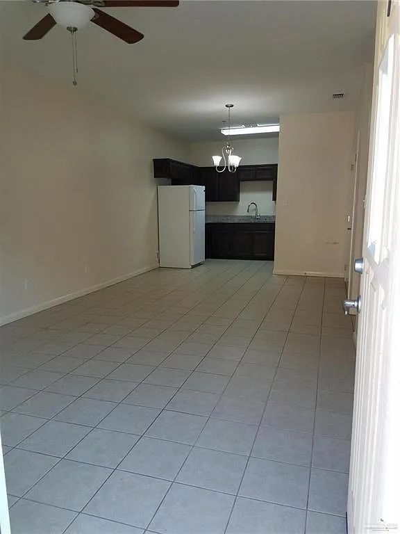2 bed, 2.0 bath, 900 sqft, $900 — Photo 2