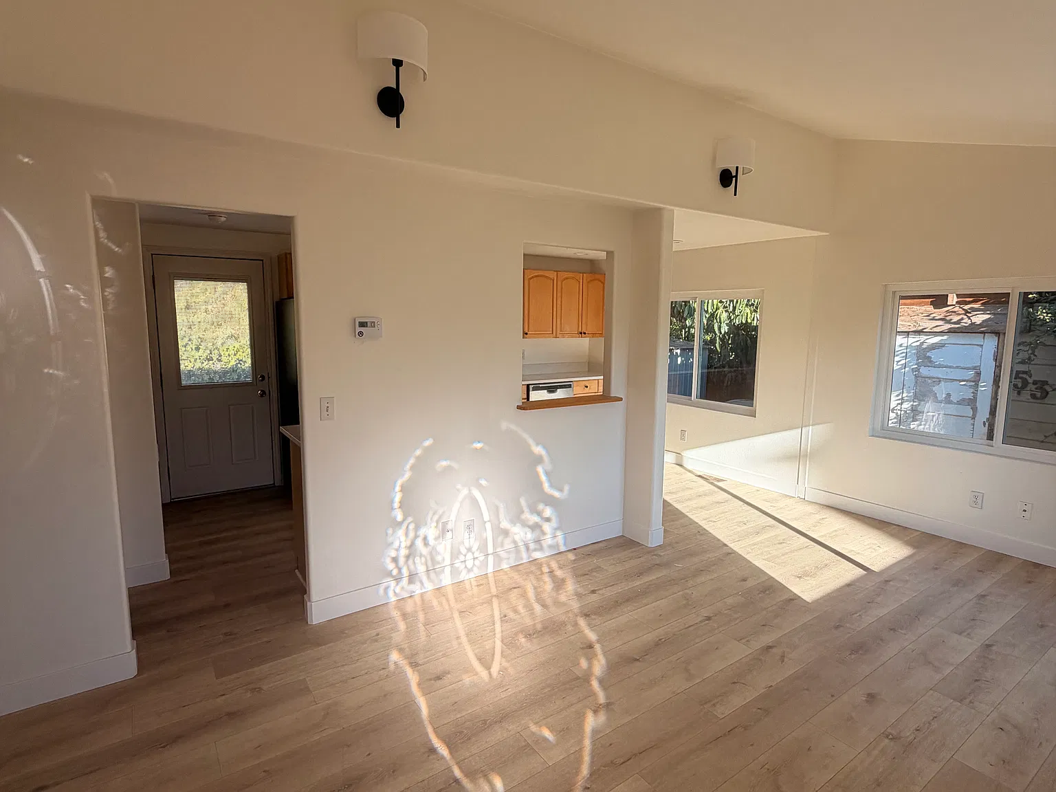 2 bed, 800 sqft, $3,500 — Photo 3