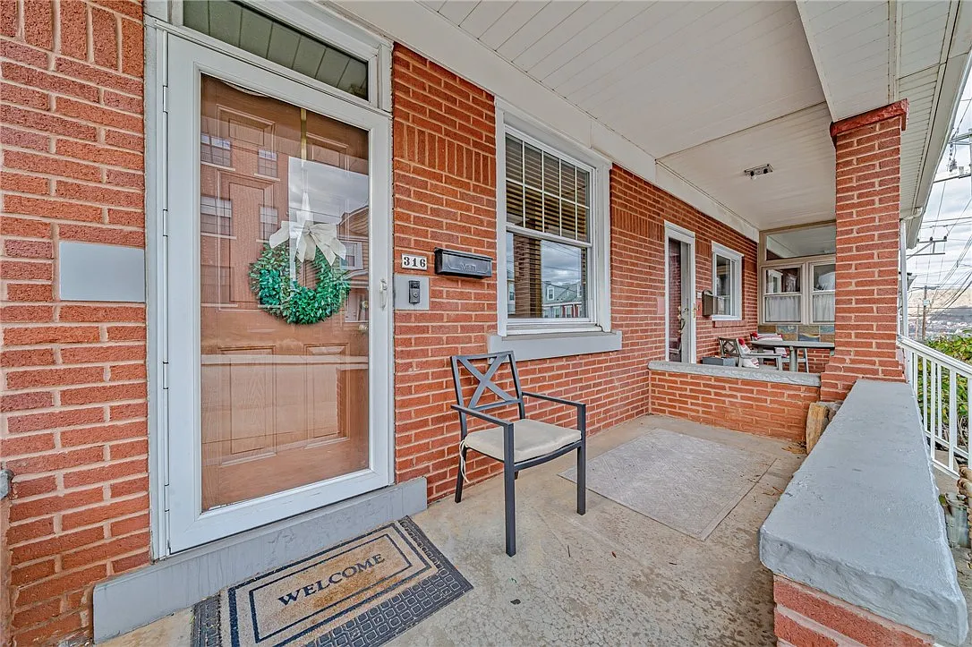 316 44th St photo 1