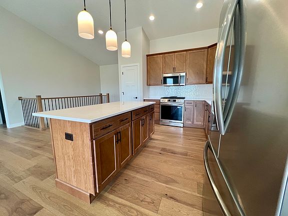 3rd image of 1867 Redbud Cir #103