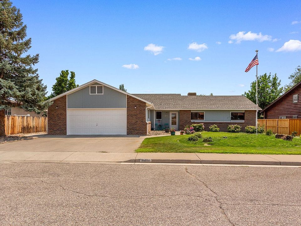 1st image of 2459 Applewood Pl