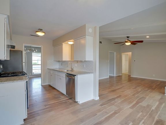 5th image of 10110 Aspen St