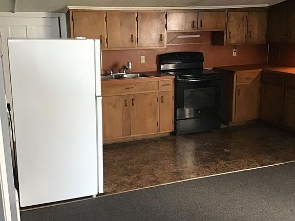 2nd image of 206 E King St APT E