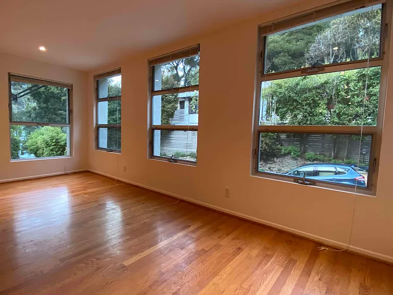 8243 Kirkwood Dr #GUEST HOUSE — Photo 14