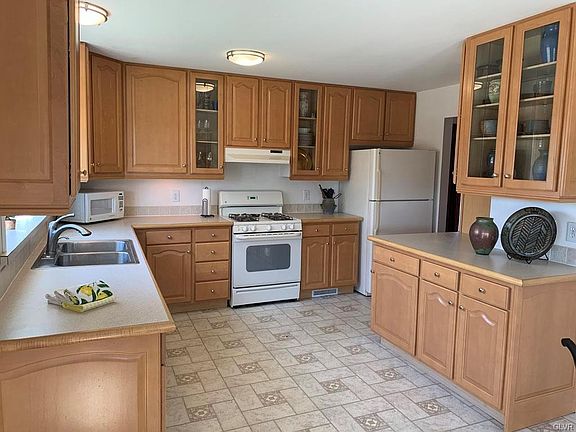 5th image of 683 San Simeon Pl