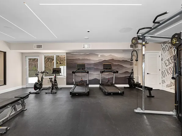 1435 10th Street image 26 of 59