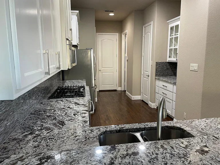 10557 Chaucer Hill Ln — Photo 6