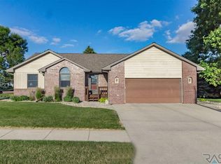1206 Clark Ave, Dell Rapids, SD 57022