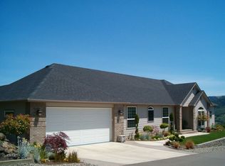 921 NE Granite Ridge St, Roseburg, OR 97470