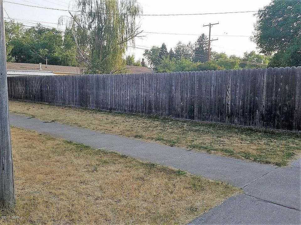 2nd image of 2926 2nd Ave S