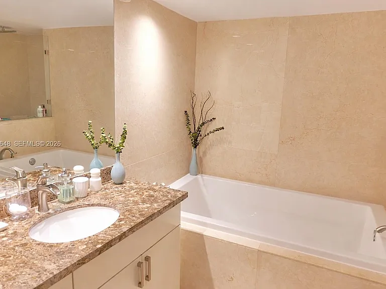 1717 N Bayshore Dr #3334 — Photo 24