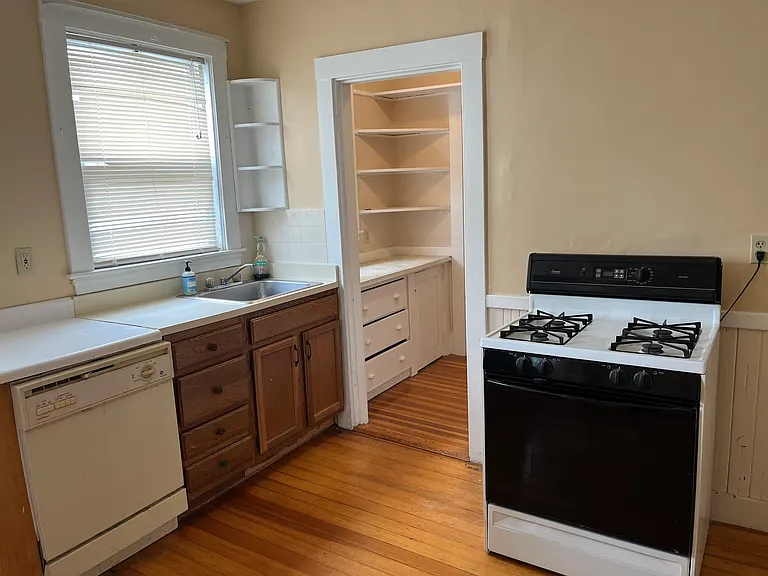 9 Chestnut St #1 — Photo 7