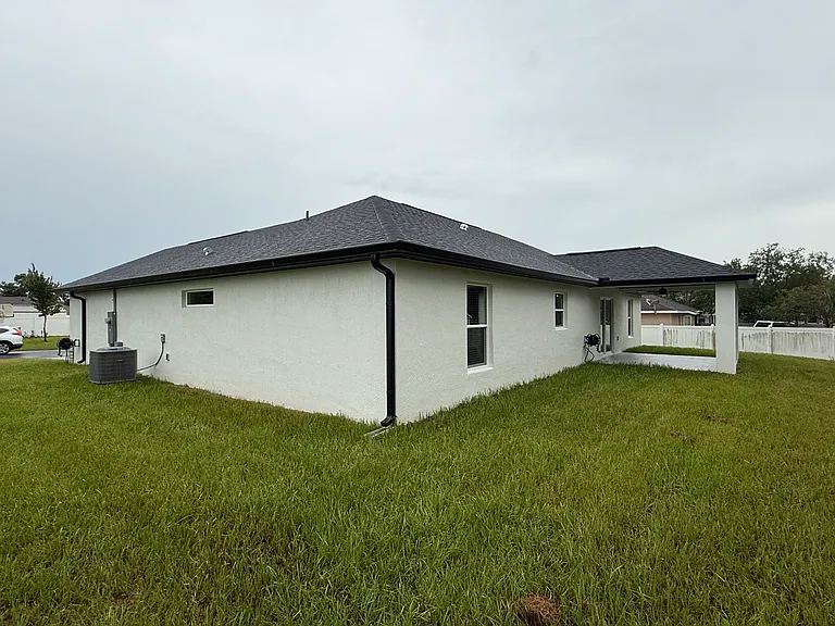 1607 NE 46th Rd — Photo 37