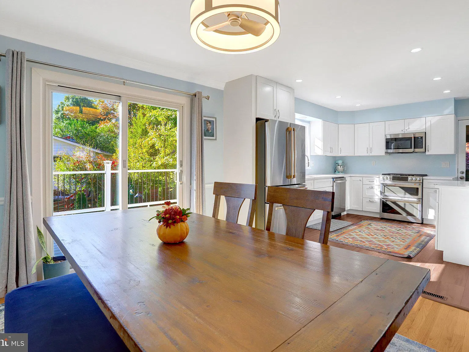 4 bed, 2.0 bath, 1323 sqft, $3,995 — Photo 4