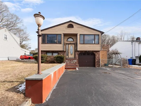 56 Barnsdale Rd, East Providence, RI 02914
