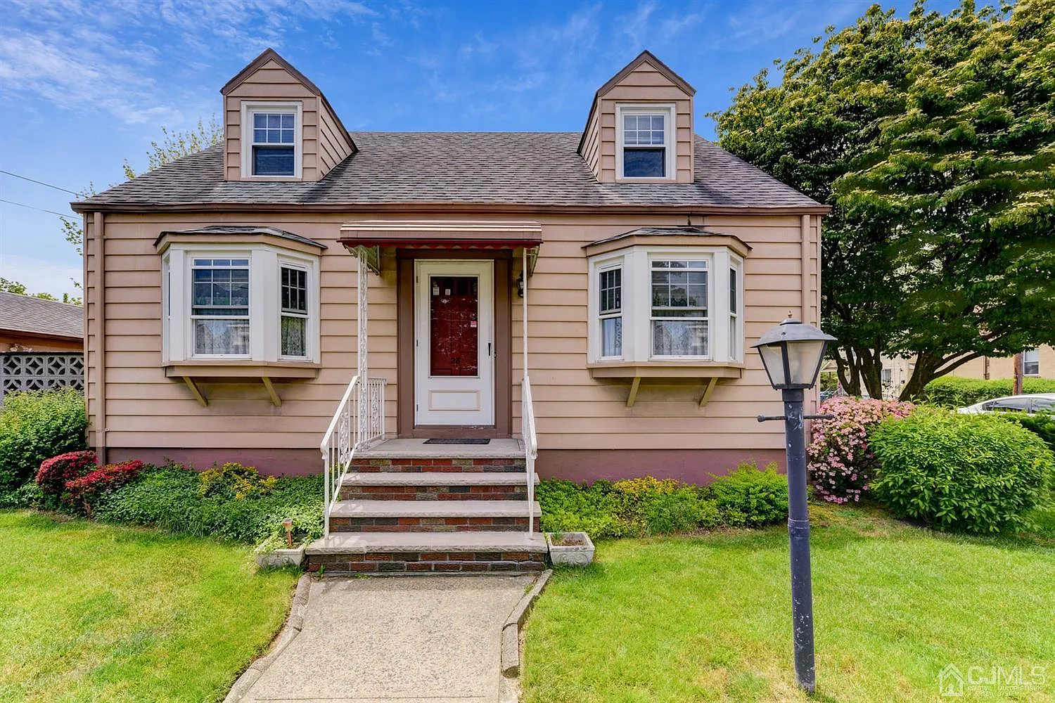 28 Claire Ave photo 1