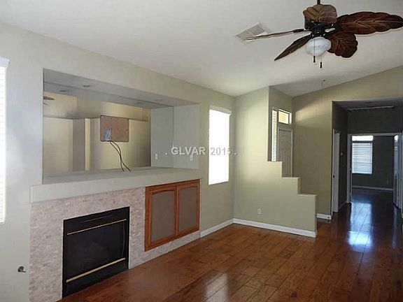 4th image of 1833 Warrenville St