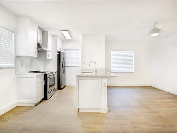 5th image of 530 S Federal Hwy APT 1