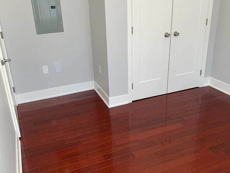 302 Richmond St #5 — Photo 16