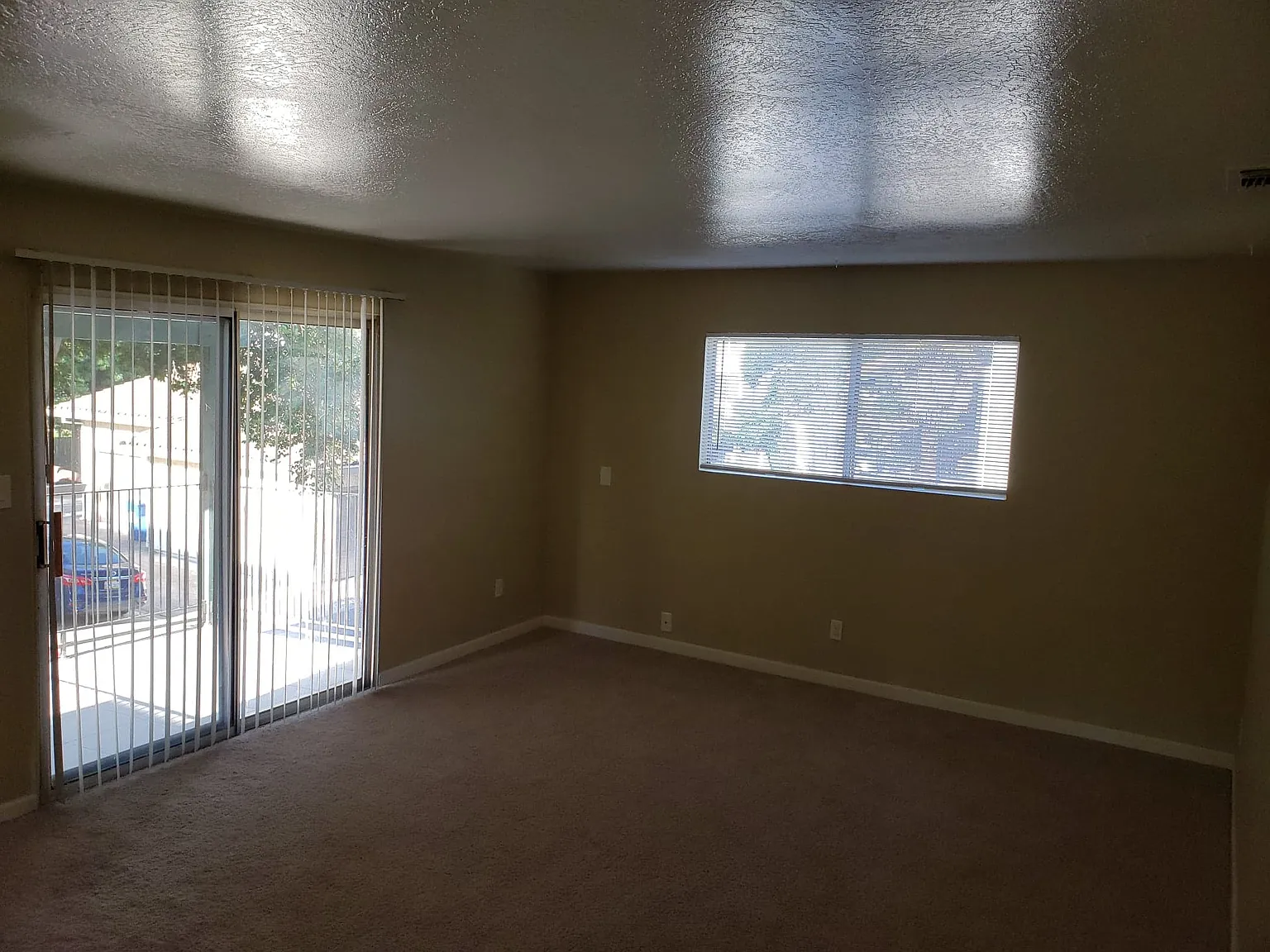 2 bed, 925 sqft, $1,750 — Photo 2