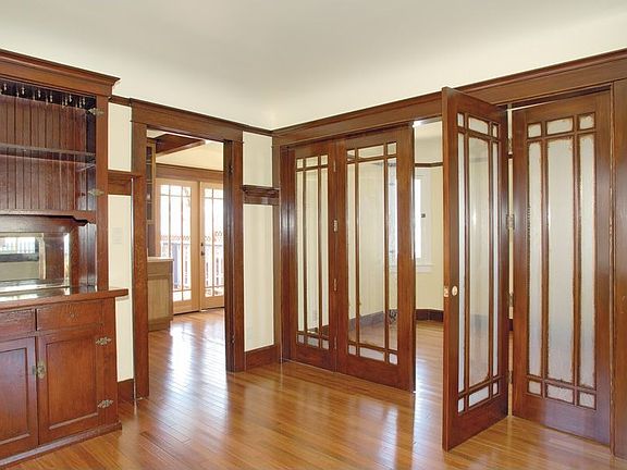 Living/Dining Area