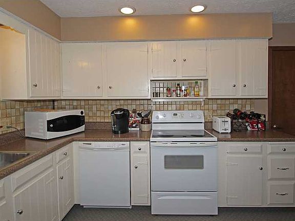 5th image of 10541 John Carter Ct