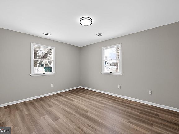3rd image of 9 Maise Ave