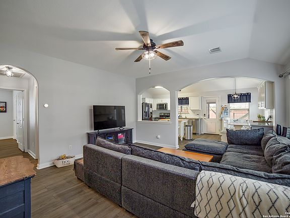 3rd image of 7923 BRINSON CT