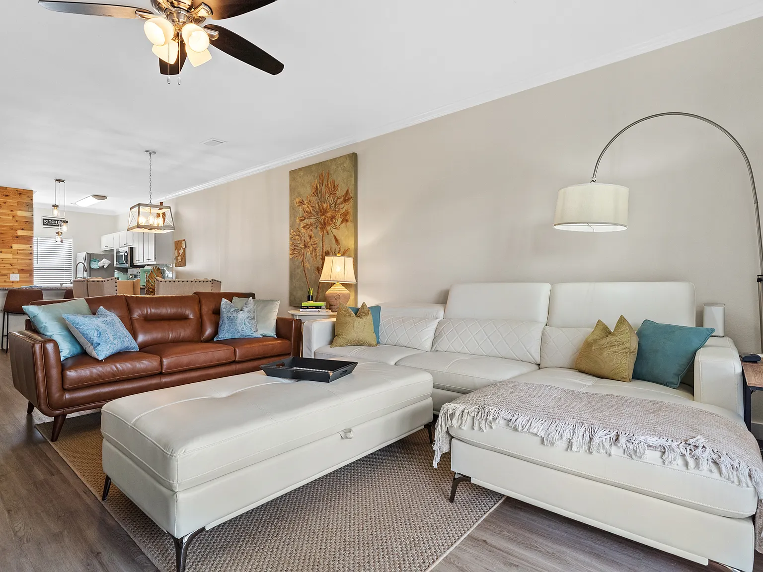 3 bed, 2.5 bath, 1462 sqft, $2,850 — Photo 3