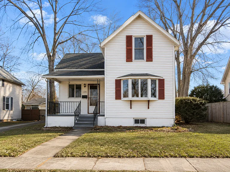 725 W Homer St — Photo 1