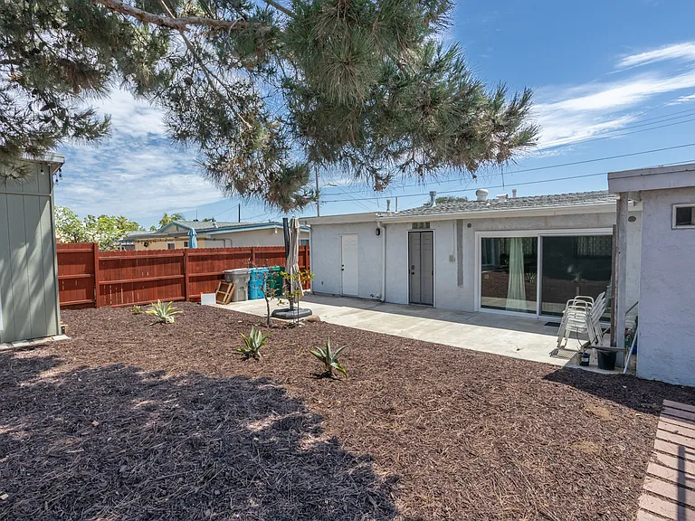 4742 Seaford Pl — Photo 12