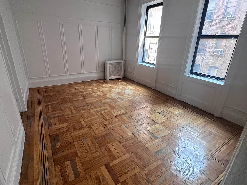2463 Valentine Ave #2E