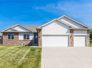 16849 Tanglewood Dr, Clive, IA 50325