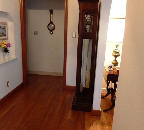 4th image of 148 Ontario Ave
