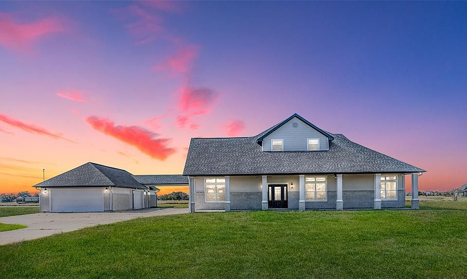1st image of 5910 Brazos Lakes Dr