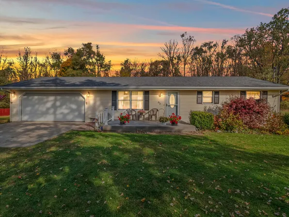 65 W Hallett St, Hillsdale, MI 49242