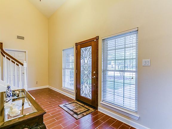 4th image of 15206 Chimney Hill Cir