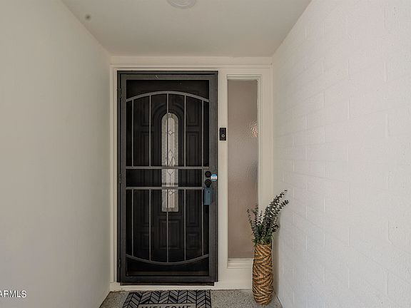 5th image of 1218 E Laguna Dr