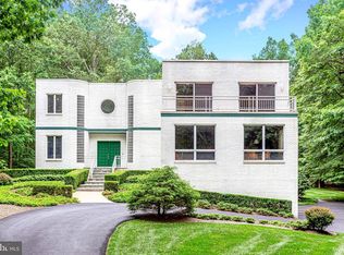 11107 Corobon Ln, Great Falls, VA 22066