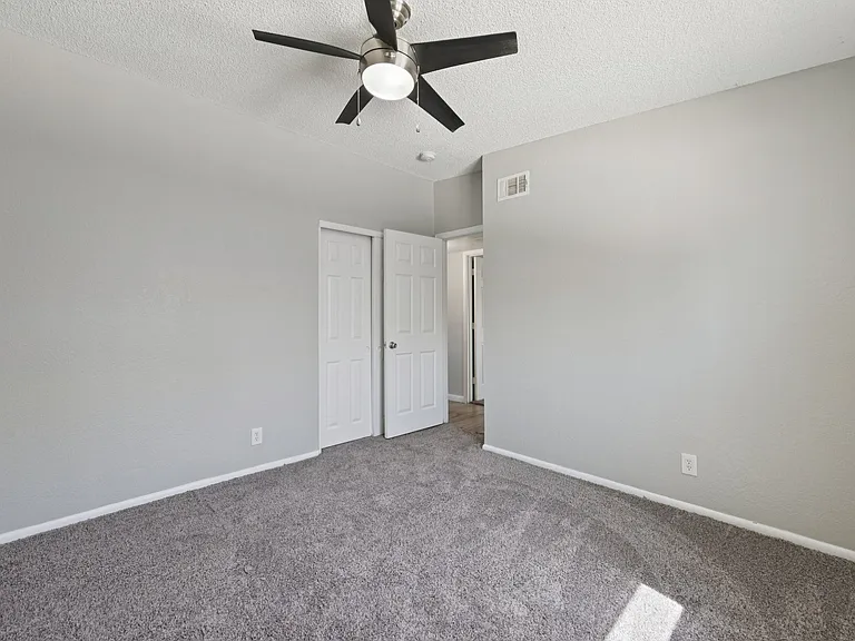 Cornell Apartments — Photo 39