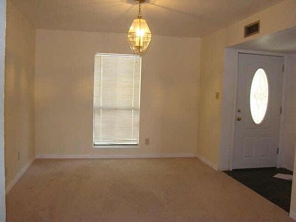4th image of 1902 Vine Ct