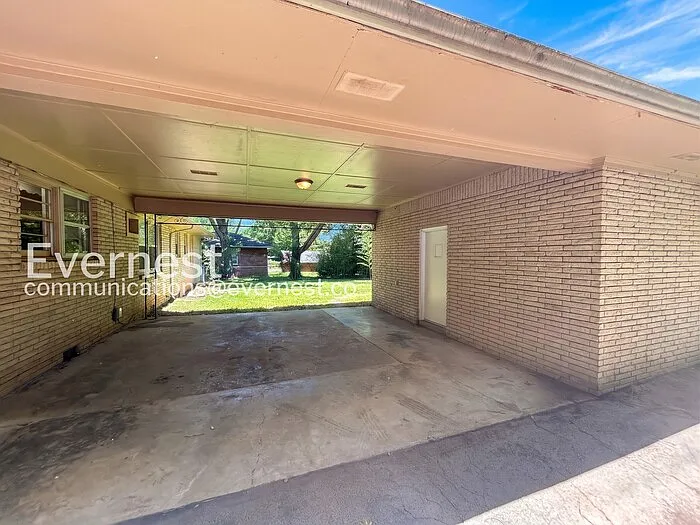 711 Elliott Dr — Photo 22