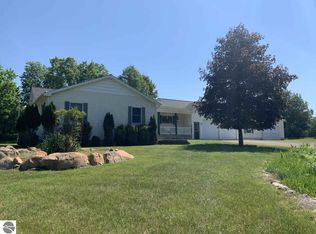 10485 S Harrison Ave, Farwell, MI 48622