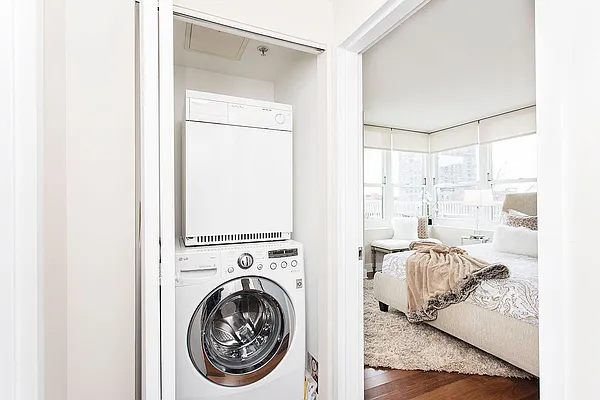 Sold by Nestseekers | media 13